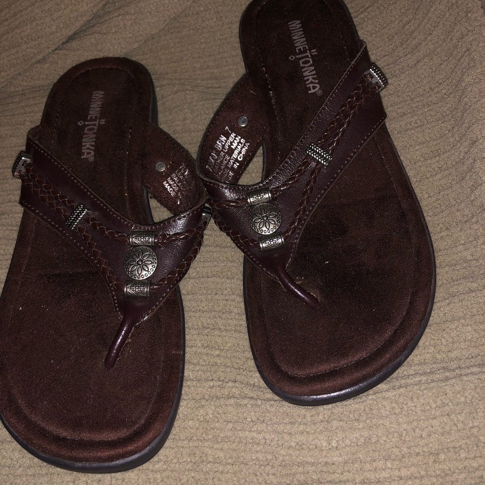 Minnetonka flip flops